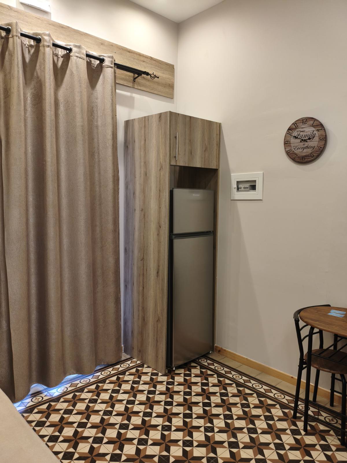 Ψυγείο και τραπεζαρία